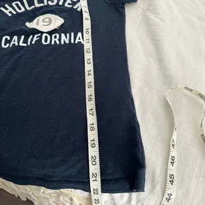 Hollister Navy Blue 19 Y2K 2000s Baby Tee Graphic Tee thumbnail 2