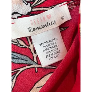 URBAN Romantics Red Floral Swing Blouse LARGE‎ Keyhole Neck Ruffle Sleeves NWOT thumbnail 2