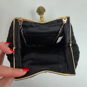 Vintage La Regale Black Pleated Evening Clutch Bag Pearl Clasp Gold Chain Strap thumbnail 4