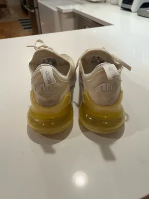 Nike Air Max 270 thumbnail 3