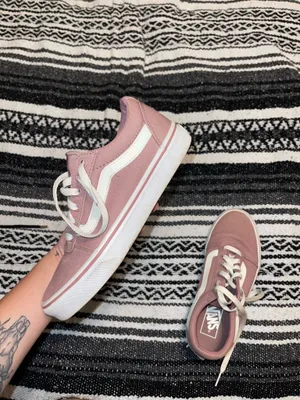 Women’s Vans Skate Shoes thumbnail 5