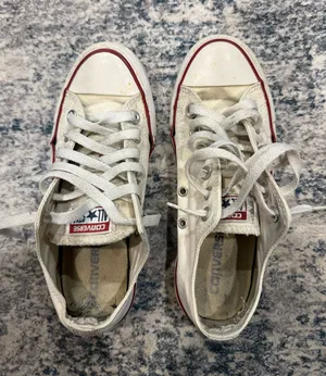 White Converse thumbnail 1