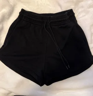 H&M Lounge Shorts thumbnail 1