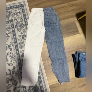 PacSun Women's Two-Tone High-Rise Ankle Jeans - Light Blue & White thumbnail 3
