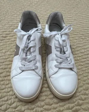 Share Women’s Mia Italia Low Top Sneaker Shoes Sz 8M White & Cream thumbnail 1
