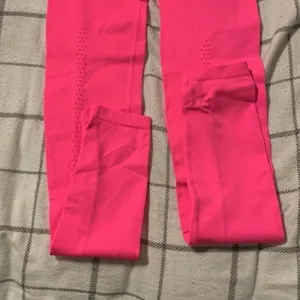 NWT Good Karma Tropical Pink Barbie leggings. thumbnail 4