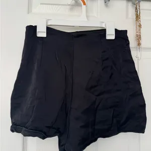 Zara Black Satin Women's mini Skort thumbnail 2