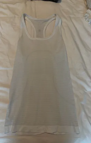 Swiftly Tech Racerback Lululemon hip length thumbnail 3