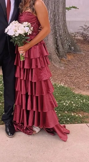 prom dress stacees brugandy ruffle Red Size 6 thumbnail 1