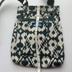 KAVU Small Crossbody Bag Black Blue White Geometric Print Adjustable Strap thumbnail 8