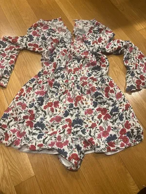 American eagle Size Medium (M) Floral Long Sleeve Miniromper Ivory Red Blue thumbnail 4