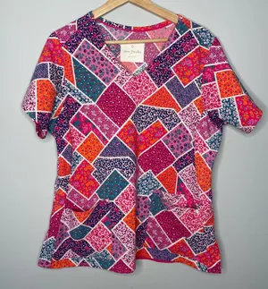 Vera Bradley V-Neck Floral/Paisley Print Scrub Top (Large) thumbnail 1