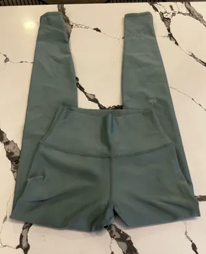 ALO Yoga High-Rise Leggings thumbnail 1