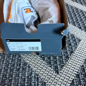 New Balance 550 Sneaker Lakers Pack White/Orange Womens Size 7.5 thumbnail 5