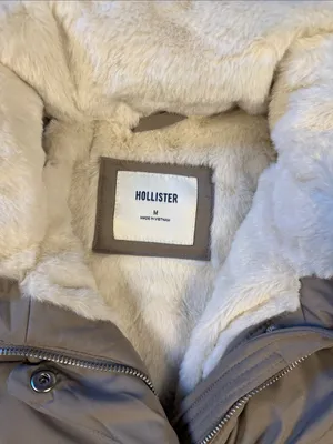 NWOT Hollister Taupe Women's Faux-Fur Lined Puffer Jacket thumbnail 2