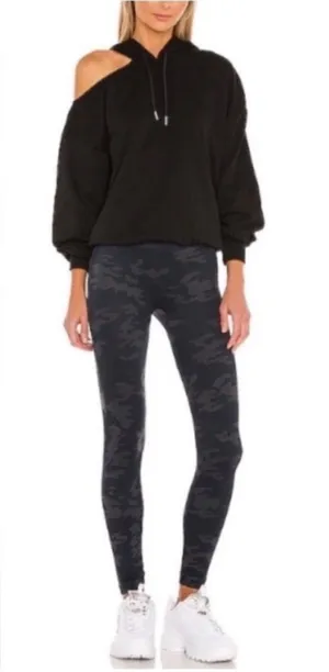 Spanx Look‎ At Me Know Seamless Camo Leggings Size Medium thumbnail 1