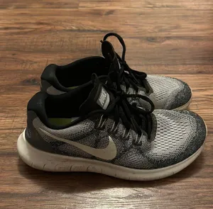 Nike Shoes thumbnail 1