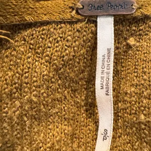 Free People Brown Popcorn Knit Cropped V-Neck Slouchy Sweater Small Oversized thumbnail 4