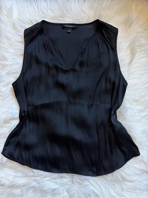 Banana Republic split neck shell tank thumbnail 1