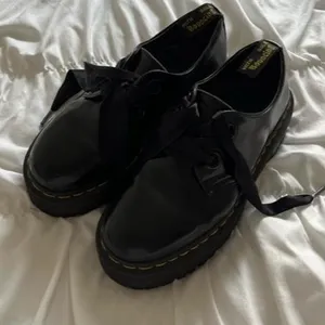 Dr. Martens Holly Oxford thumbnail 2