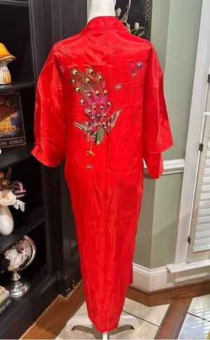 Vintage Golden Bee Red Embroidered Peacock Kimono Robe – Size M thumbnail 1