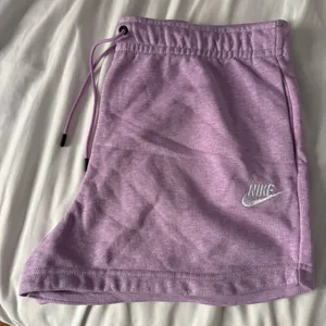 Women’s Nike Purple Sweat Shorts Size: L thumbnail 4