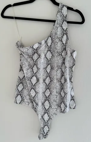 Le Lis One-Shoulder Snakeskin Bodysuit thumbnail 1