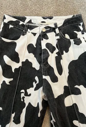 Cow Print Jeans Size M thumbnail 2