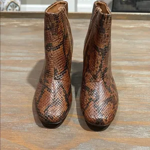 New Clarks Women's Snake‎ Print Ankle Boots – Size 6 thumbnail 6