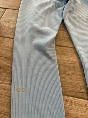 Alo Yoga Leggings thumbnail 3