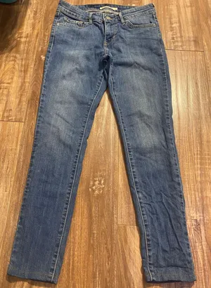 Skinny Jeans thumbnail 1