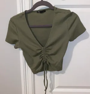 Green Cropped top Size M thumbnail 2