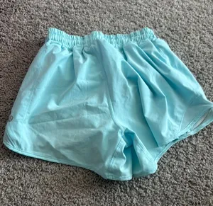 Lululemon Hotty Hot 4" Shorts thumbnail 1