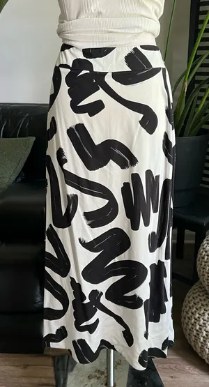 ASOS geo print midi skirt thumbnail 2