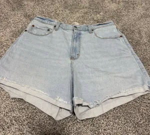 Abercrombie Dad High-Rise Shorts thumbnail 1