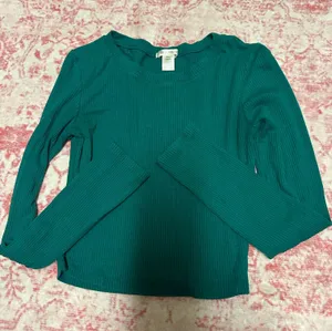 Green Long Sleeve Crop Top thumbnail 1