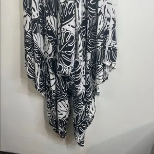 Black & White Leaf Print Tie-Strap jumpsuit with pockets size XL thumbnail 8