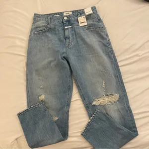 NWT CLOSED Denim Boyfriend Mid Waist Jeans thumbnail 1