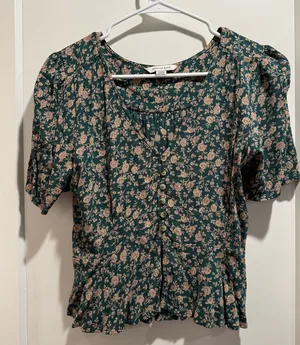 American Eagle Outfitters Dark Green Floral Blouse‎ Size Small thumbnail 1