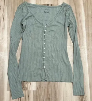 Nike Green Ribbed Button Up Long Sleeve Shirt Women’s Small thumbnail 1