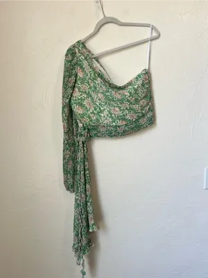 Lulu's Green Floral One-Shoulder Pleated Chiffon Crop Top thumbnail 2