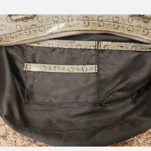 Med/Lg authentic Vintage Guess zippered purse thumbnail 2