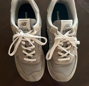 Gray New Balance thumbnail 3