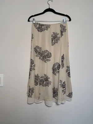 Banana Republic Boho Silk Cream Skirt thumbnail 4