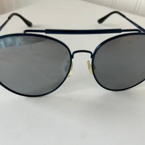 Quay Blue Aviator Sunglasses thumbnail 5