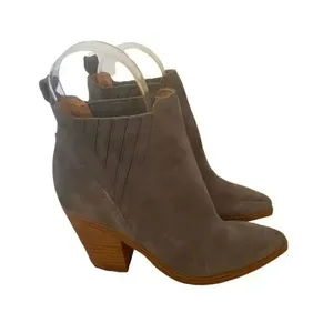 Marc Fisher Suede Leather Gadri Pointed Toe Bootie Gray SZ 6.5 thumbnail 3