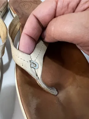 OluKai Honu Cream Leather Thong Sandals Slip On Hawaiian Comfort Shoes thumbnail 5