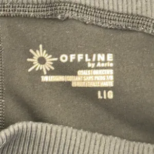 393 | OFFLINE by Aerie Goals Women Large High Rise Ribbed 7/8 Leggings Black‎ thumbnail 3