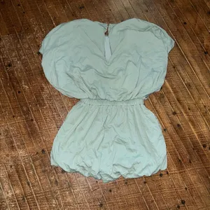 Grey Lab Los Angeles loungewear sage green comfy casual XS romper thumbnail 5