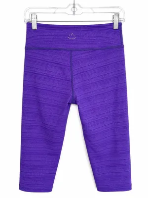 Beyond yoga purple cropped capri leggings small thumbnail 2
